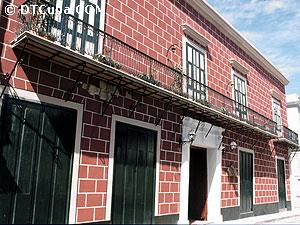 Façade of Conde de Villanueva Hotel.