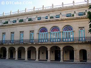 Santa Isabel Hotel. Façade